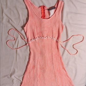 Vintage gingham dress with daisy detailing